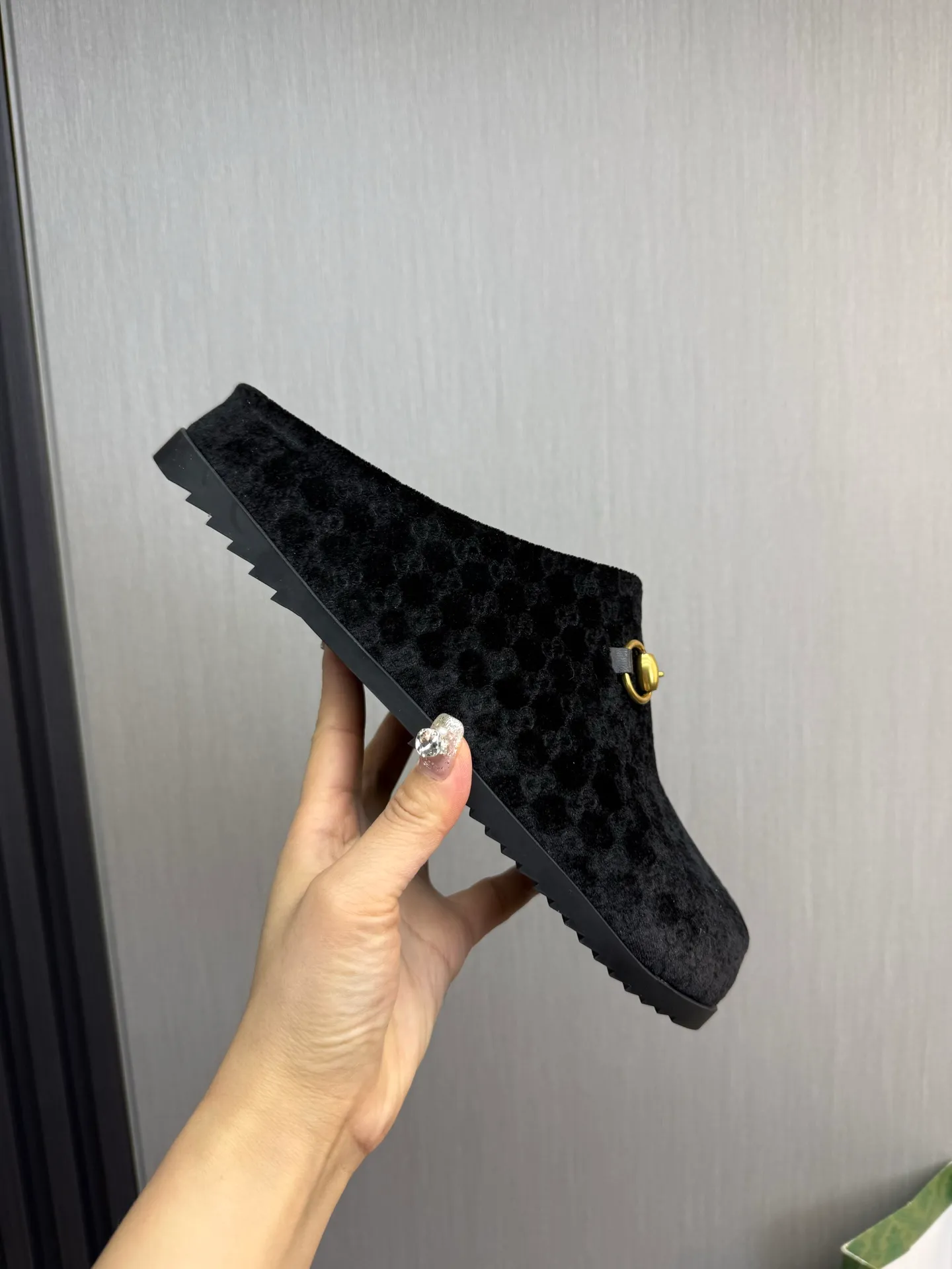 Men's men's shoes💰Pili 420💰Maoli 460💰 ＧＵＣＣＩGucci. Popular couple slippers hot sale🩷💚 🩴Official website one to one production 35-45 size 45 46 🉑️Customized!
